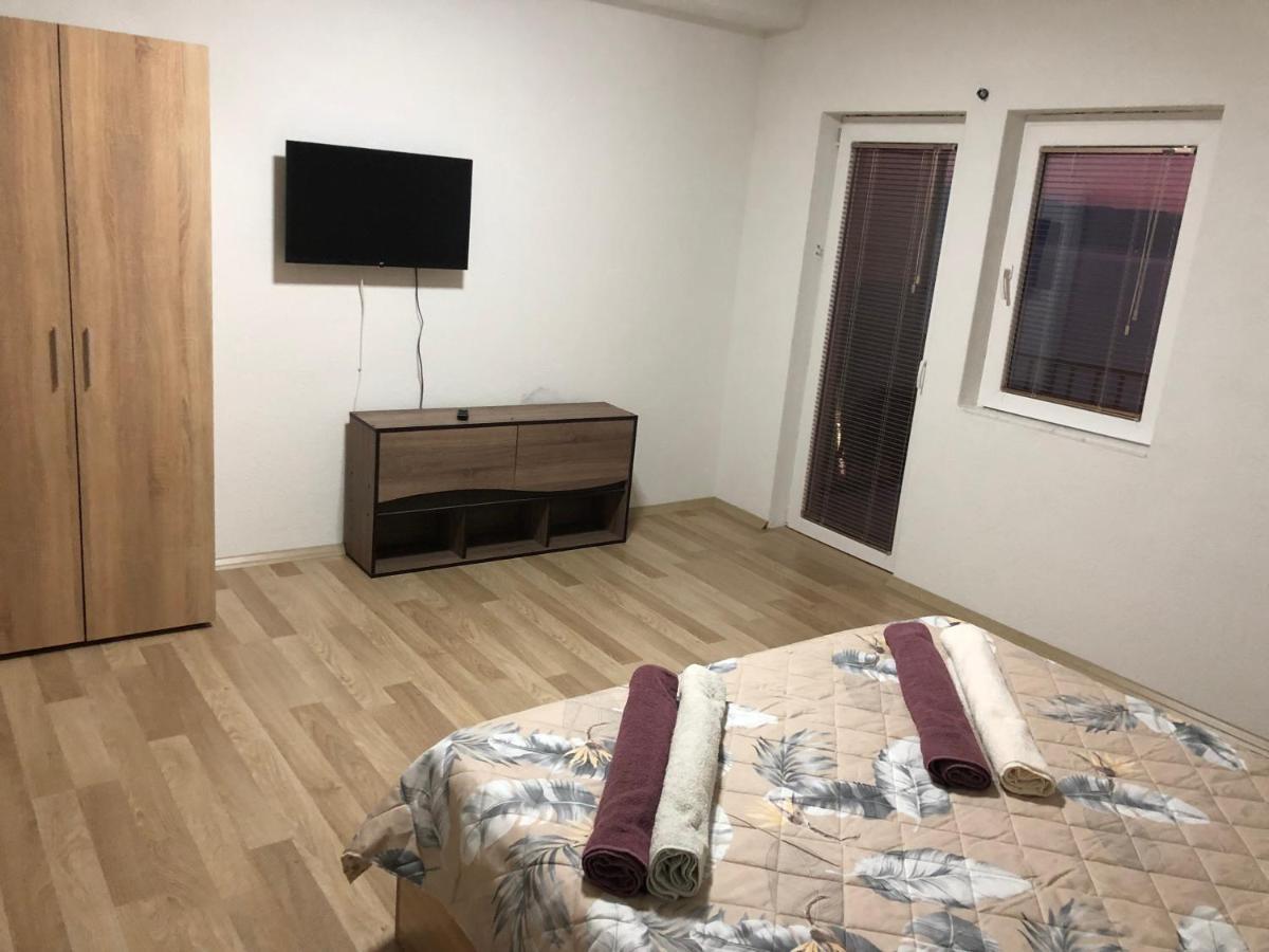 Risteski Guest House Elshani Buitenkant foto