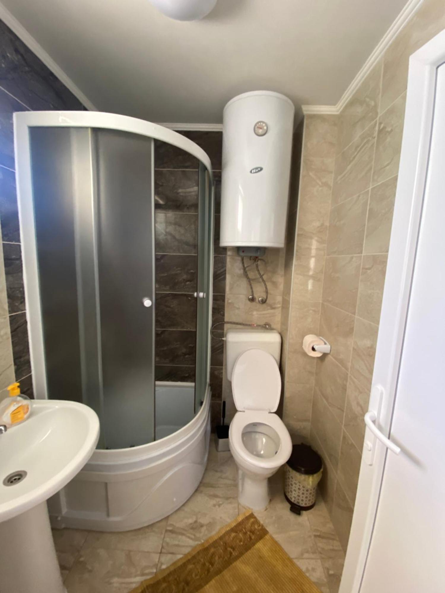 Risteski Guest House Elshani Buitenkant foto