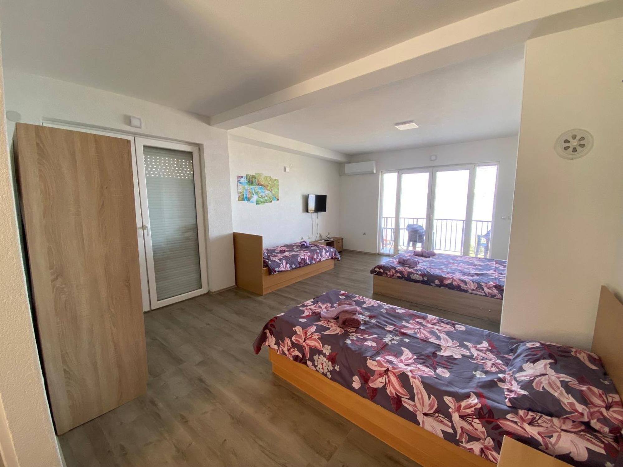 Risteski Guest House Elshani Buitenkant foto