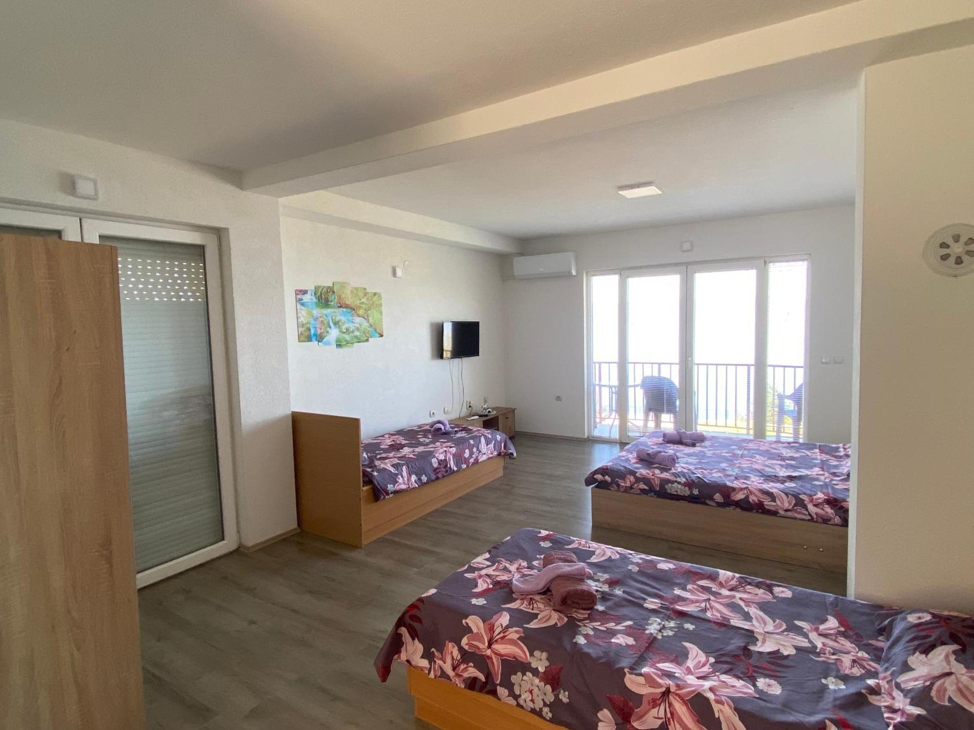 Risteski Guest House Elshani Buitenkant foto