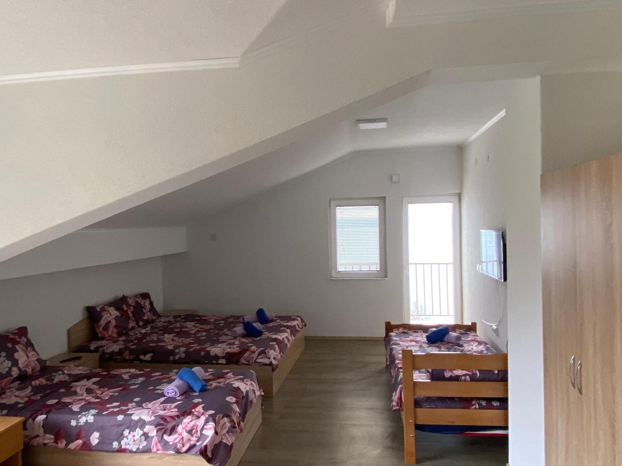 Risteski Guest House Elshani Buitenkant foto