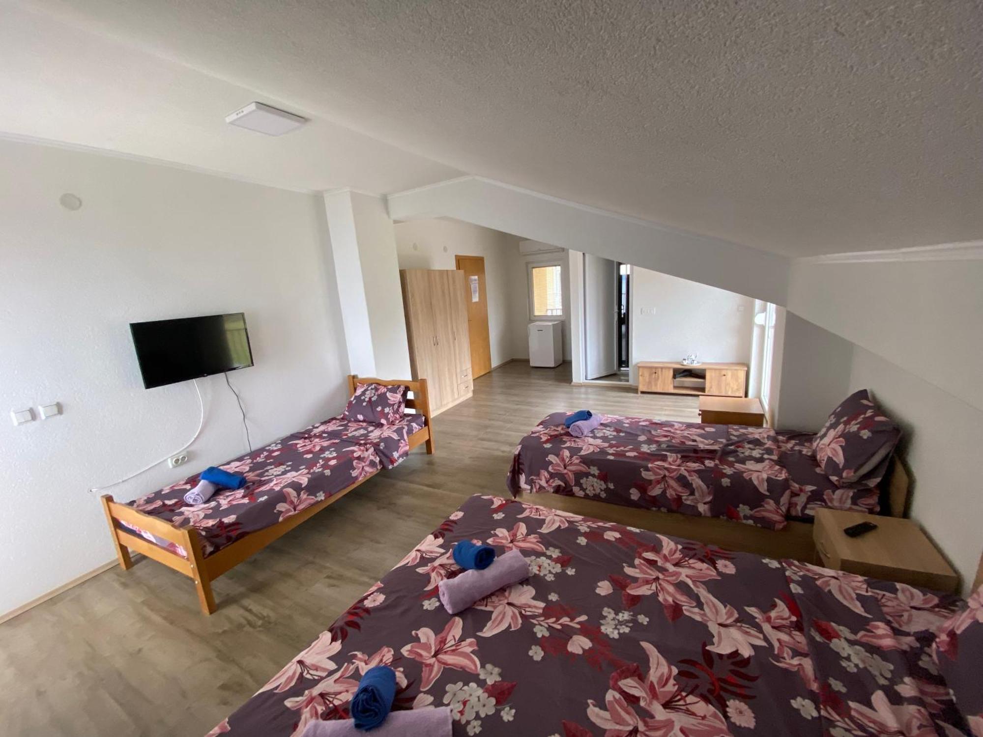 Risteski Guest House Elshani Buitenkant foto